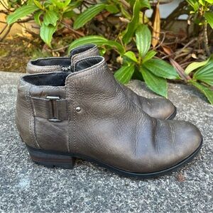 Sorel Women's Lolla Ankle Waterproof Leather Booties 8.5
